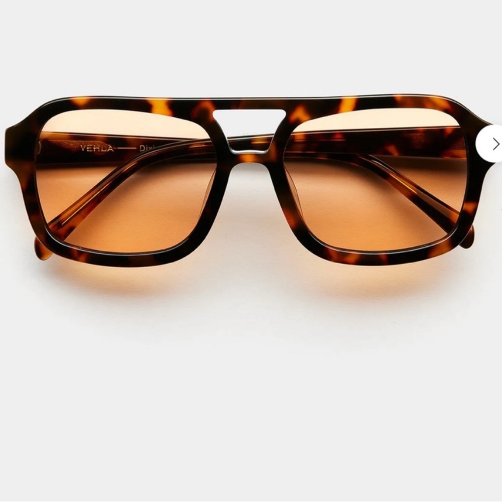 New VEHLA Dixie Tortoise Shell Sunglasses with plastic covering (NWT)